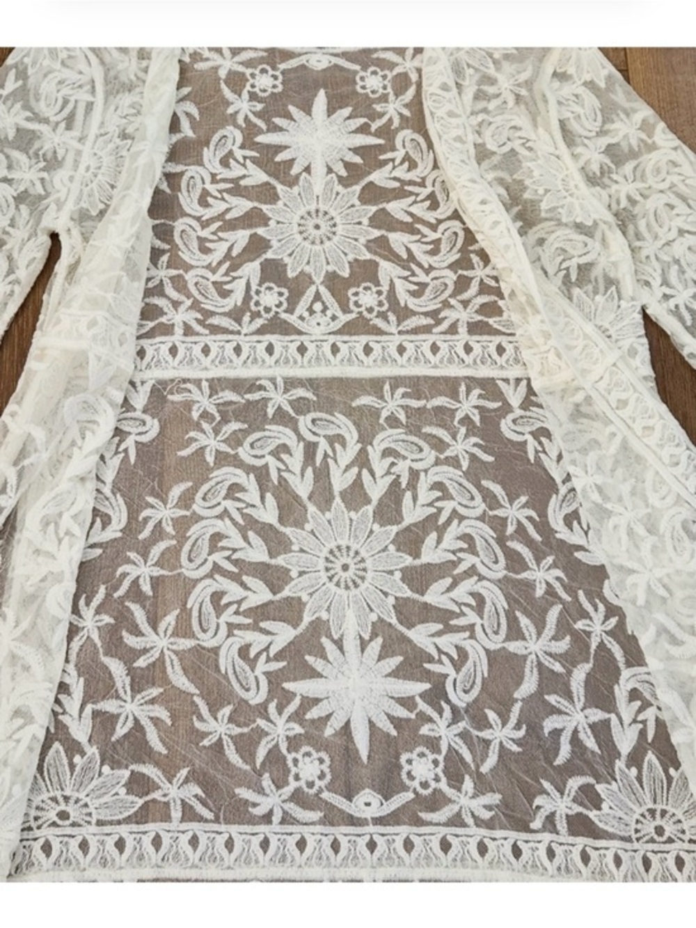 Sundance White Floral Lace, Mesh, Lightweight Wardrobe topper/Swim Cover-up